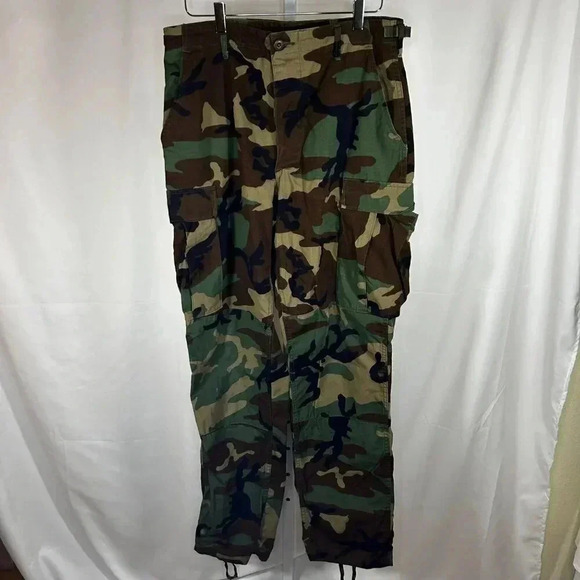 Camouflage Size Medium Long Cargo Pants Outdoors Hunting Hiking - Picture 1 of 9